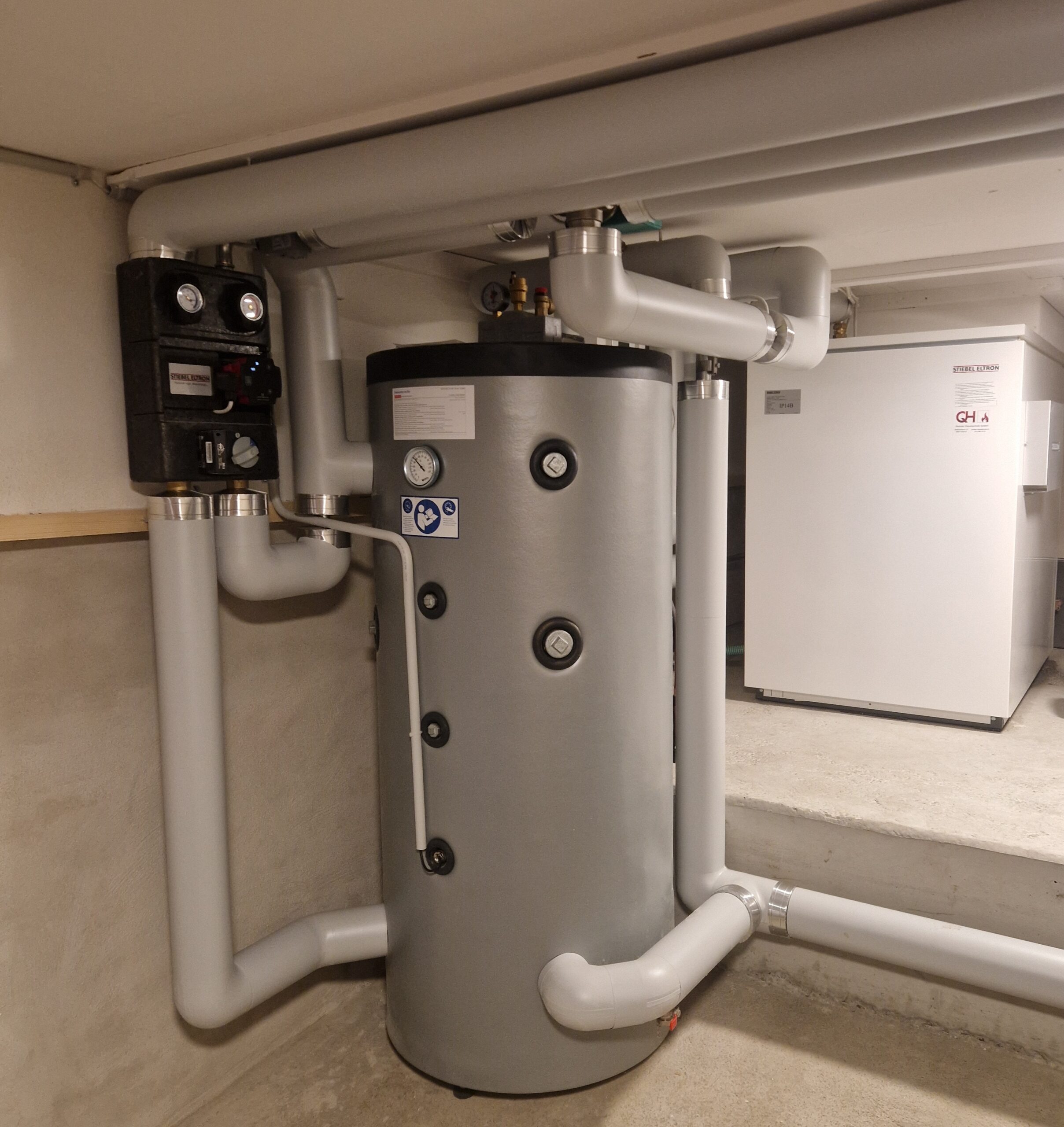 Sanierung Gasheizung -Luftwärmepumpe innenaufgestellt EFH Lichtensteig/Toggenburg