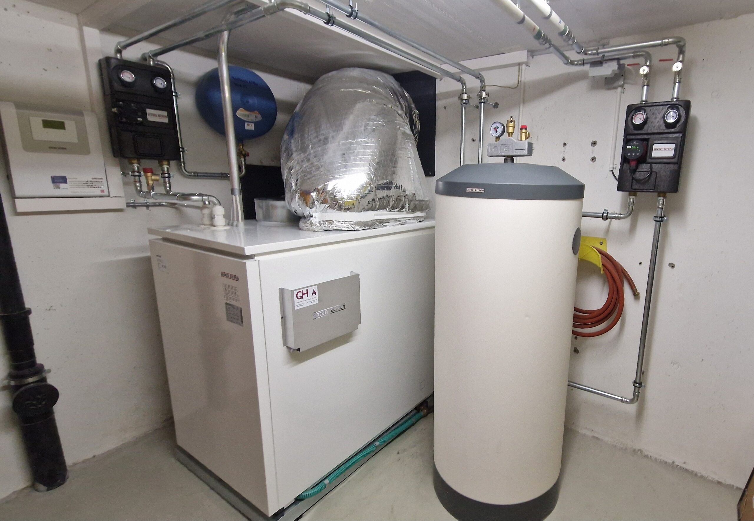 Ersatz Luft-Wärmepumpe innenaufgestelltGommiswald/ See-Gaster